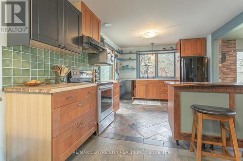 5561 Marion Street, Thames Centre, ON - Indoor Photo Showing Kitchen