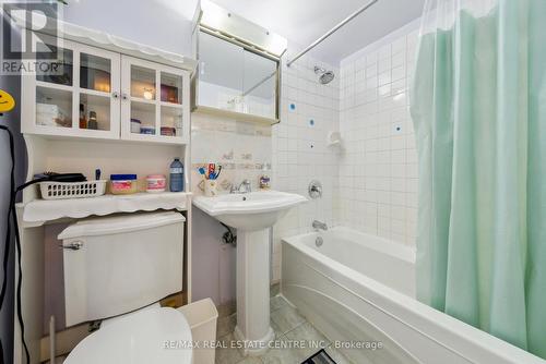 #711 -200 Lotherton Ptwy N, Toronto, ON - Indoor Photo Showing Bathroom