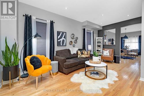 161 Heartview Rd, Brampton, ON - Indoor Photo Showing Living Room