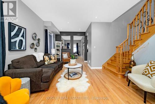 161 Heartview Rd, Brampton, ON - Indoor Photo Showing Living Room