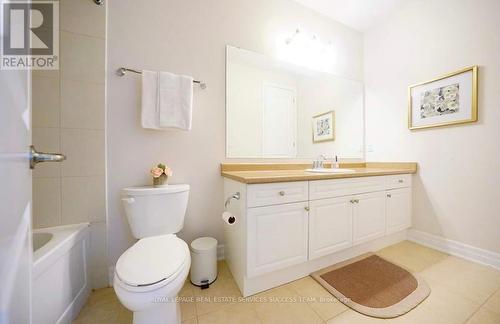 78 Hoey Crescent, Oakville, ON - Indoor Photo Showing Bathroom