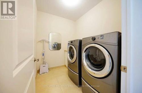 78 Hoey Crescent, Oakville, ON - Indoor Photo Showing Laundry Room