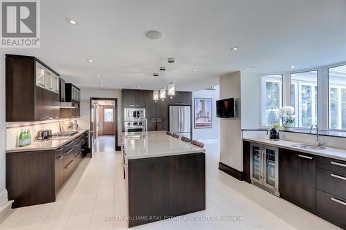1348 Glenburnie Road, Mississauga, ON - Indoor Photo Showing Kitchen With Upgraded Kitchen