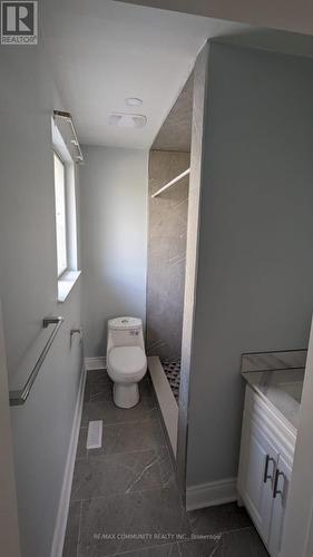 3263 Cawthra Rd, Mississauga, ON - Indoor Photo Showing Bathroom