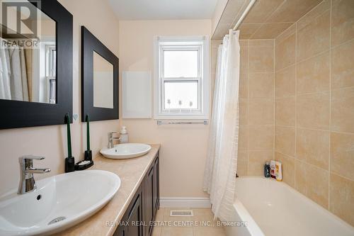 #37 -1510 Sixth Line, Oakville, ON - Indoor Photo Showing Bathroom