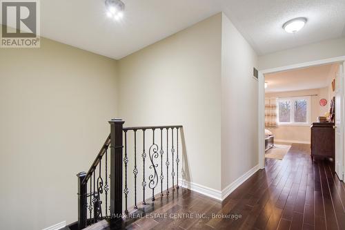 1045 Knotty Pine Grve, Mississauga, ON - Indoor Photo Showing Other Room