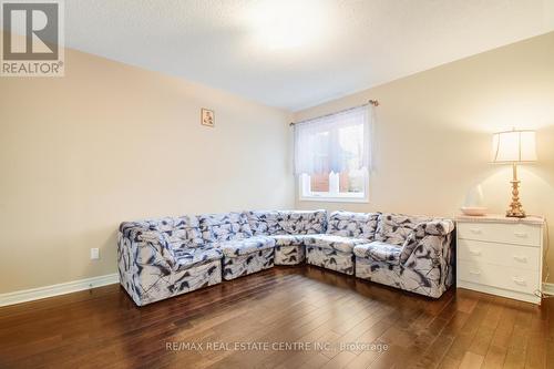1045 Knotty Pine Grove, Mississauga, ON - Indoor Photo Showing Bedroom