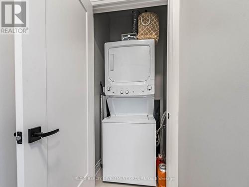 #620 -102 Grovewood Common, Oakville, ON - Indoor Photo Showing Laundry Room