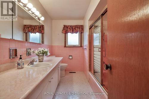 29 Longfield Rd, Toronto, ON - Indoor Photo Showing Bathroom