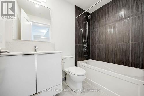 4008 - 28 Freeland Street, Toronto, ON - Indoor Photo Showing Bathroom