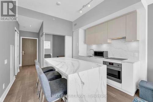 #2906 -161 Roehampton Ave, Toronto, ON - Indoor Photo Showing Kitchen With Upgraded Kitchen