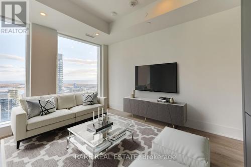 #2212 -470 Front St W, Toronto, ON - Indoor Photo Showing Living Room