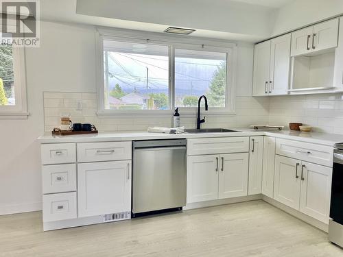 34 Grebe Street, Kitimat, BC - Indoor Photo Showing Kitchen