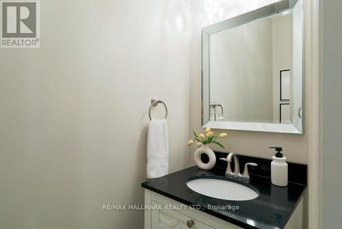 97B Craiglee Dr, Toronto, ON - Indoor Photo Showing Bathroom