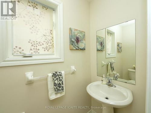 51 Harkness Dr, Whitby, ON - Indoor Photo Showing Bathroom