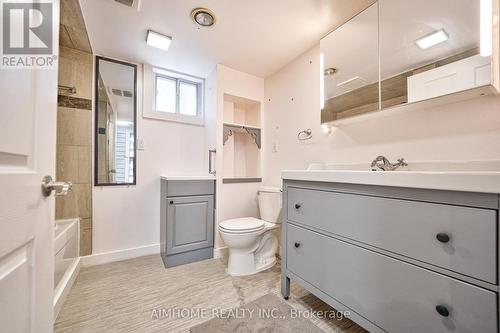 193 Scarboro Cres, Toronto, ON - Indoor Photo Showing Bathroom