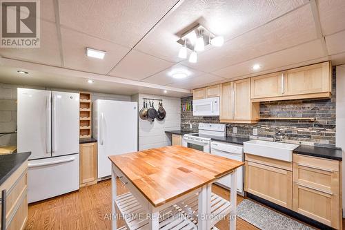 193 Scarboro Crescent, Toronto, ON - Indoor Photo Showing Kitchen