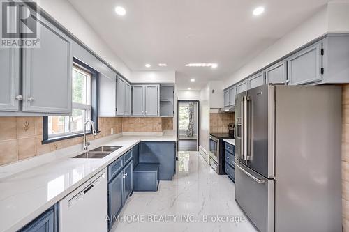 193 Scarboro Cres, Toronto, ON - Indoor Photo Showing Kitchen With Double Sink