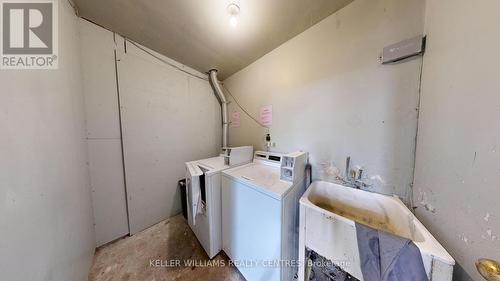 10 Ivy Avenue, Toronto, ON - Indoor Photo Showing Laundry Room