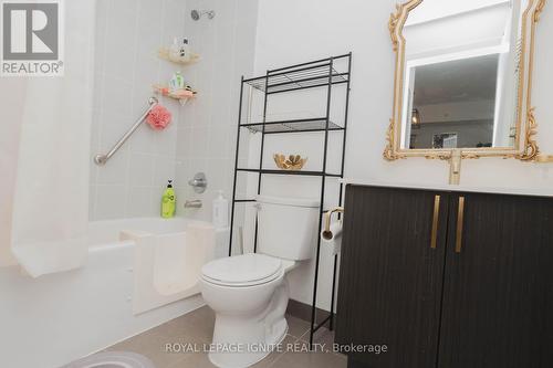 #410 -3560 St. Clair Ave E, Toronto, ON - Indoor Photo Showing Bathroom