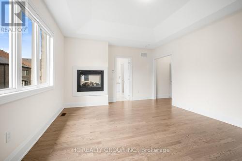 24 Solar St, Richmond Hill, ON - Indoor With Fireplace