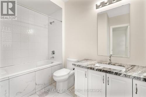 24 Solar St, Richmond Hill, ON - Indoor Photo Showing Bathroom