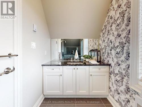 2 Thoroughbred Drive, Oro-Medonte, ON - Indoor Photo Showing Bathroom