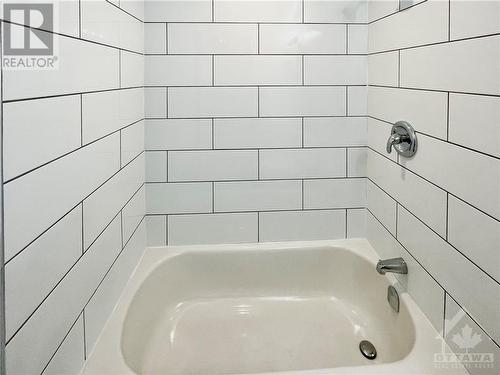 51 Cambridge Street E Unit#105, Ottawa, ON - Indoor Photo Showing Bathroom