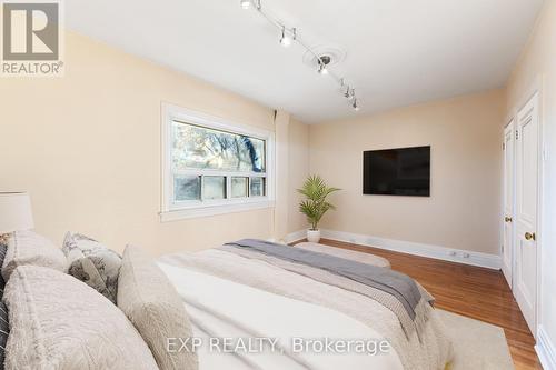 393 Ossington Ave, Toronto, ON - Indoor Photo Showing Bedroom