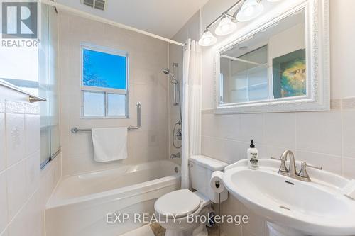 393 Ossington Ave, Toronto, ON - Indoor Photo Showing Bathroom