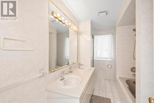 238 Spring Garden Ave, Toronto, ON - Indoor Photo Showing Bathroom