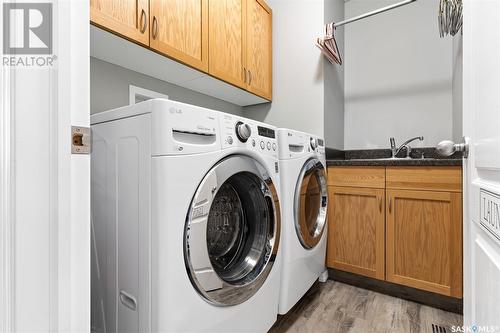 106 Park Street, Grand Coulee, SK - Indoor Photo Showing Laundry Room