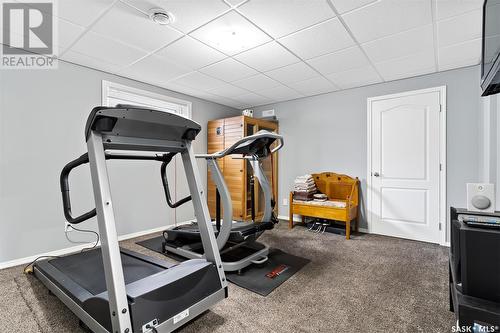 106 Park Street, Grand Coulee, SK - Indoor Photo Showing Gym Room