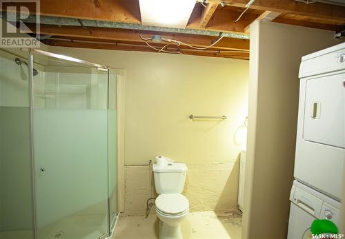 429 1St Street E, Saskatoon, SK - Indoor Photo Showing Bathroom