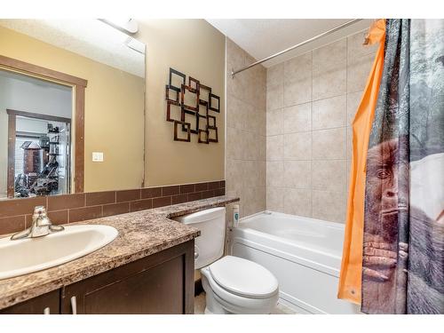 307 - 1500 Mcdonald Avenue, Fernie, BC - Indoor Photo Showing Bathroom