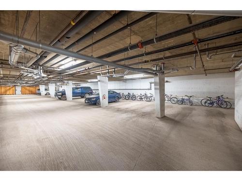 307 - 1500 Mcdonald Avenue, Fernie, BC - Indoor Photo Showing Garage
