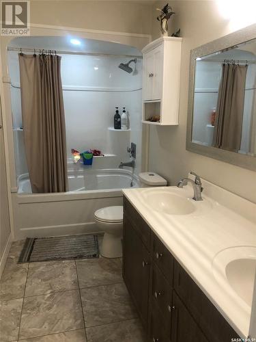 299 Parker Crescent, Canora, SK - Indoor Photo Showing Bathroom