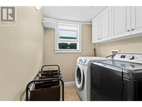 1850 23 Street Ne, Salmon Arm, BC - Indoor Photo Showing Laundry Room