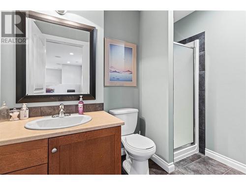 1850 23 Street Ne, Salmon Arm, BC - Indoor Photo Showing Bathroom