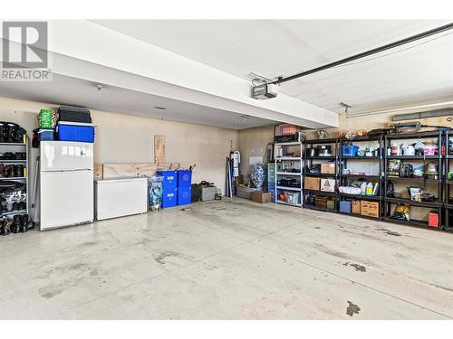 1850 23 Street Ne, Salmon Arm, BC - Indoor Photo Showing Garage