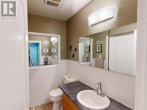 8535 Fern Road, Powell River, BC - Indoor Photo Showing Bathroom
