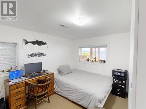 8535 Fern Road, Powell River, BC - Indoor Photo Showing Bedroom