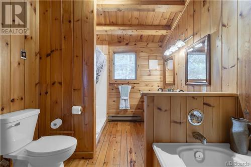 1050 Seawood Lane, Saint John, NB - Indoor Photo Showing Bathroom