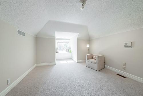 226 Mountain Park Avenue, Hamilton, ON - Indoor Photo Showing Other Room