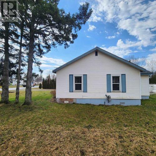 385 Whitney Ave, Sault Ste Marie, ON - Outdoor