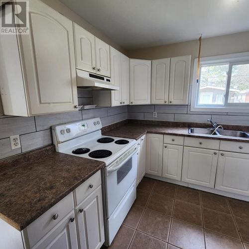 385 Whitney Ave, Sault Ste Marie, ON - Indoor Photo Showing Kitchen With Double Sink