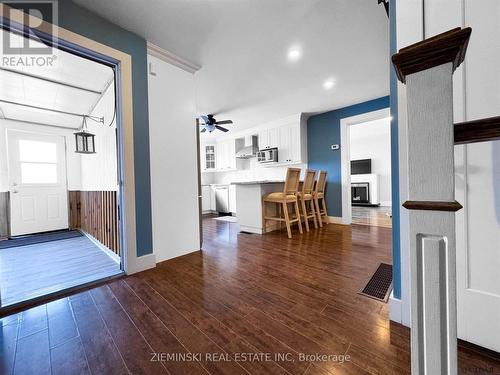 1701 Haileybury Cres, Timmins, ON - Indoor Photo Showing Living Room