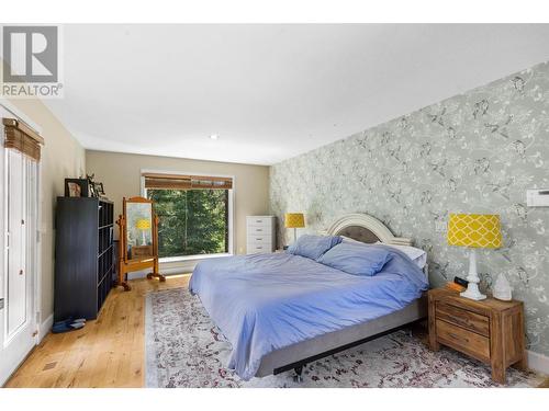 4444 June Springs Road, Kelowna, BC - Indoor Photo Showing Bedroom