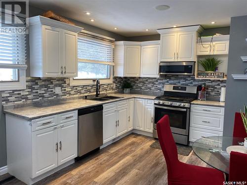 318 Myrtle Avenue, Yorkton, SK - Indoor Photo Showing Kitchen With Stainless Steel Kitchen With Double Sink