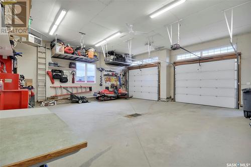 45 Crescent Drive, Avonlea, SK - Indoor Photo Showing Garage